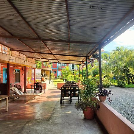 Hotel New Elia Pokhara Buitenkant foto