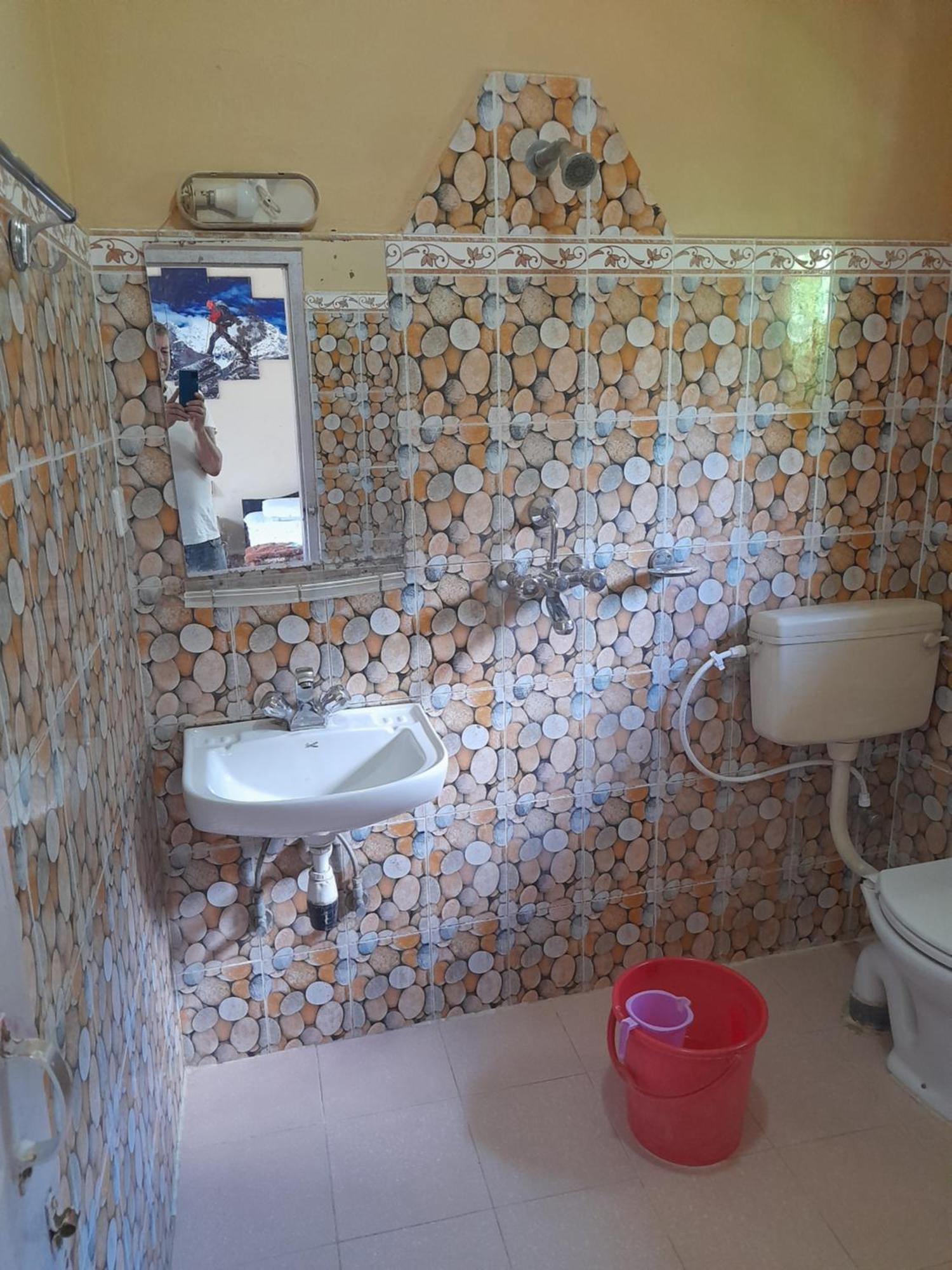 Hotel New Elia Pokhara Buitenkant foto