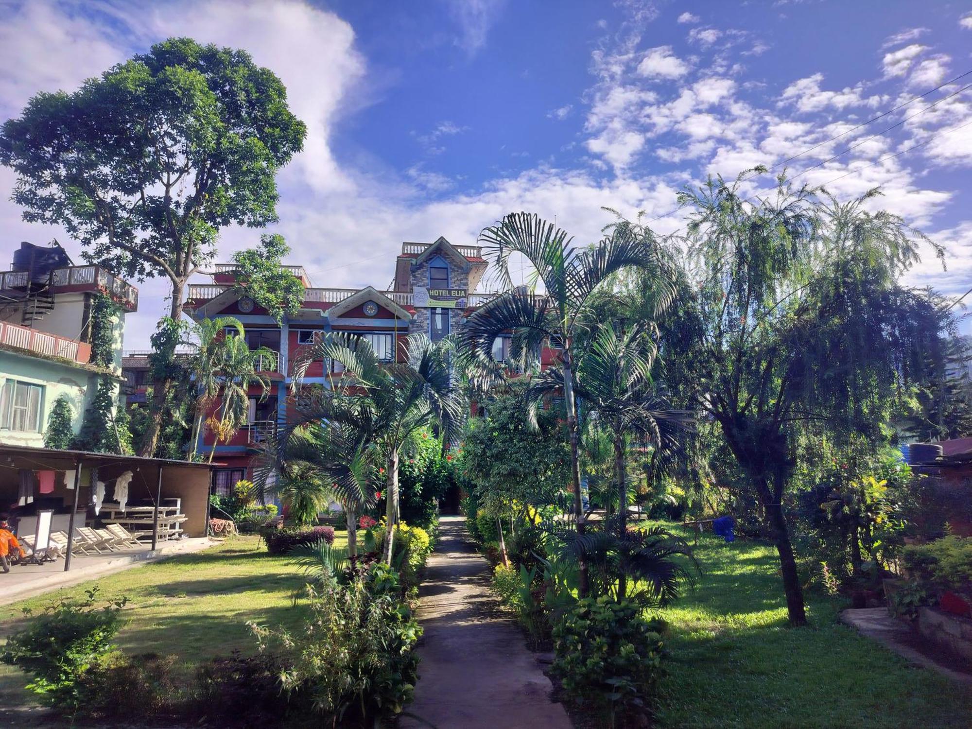 Hotel New Elia Pokhara Buitenkant foto